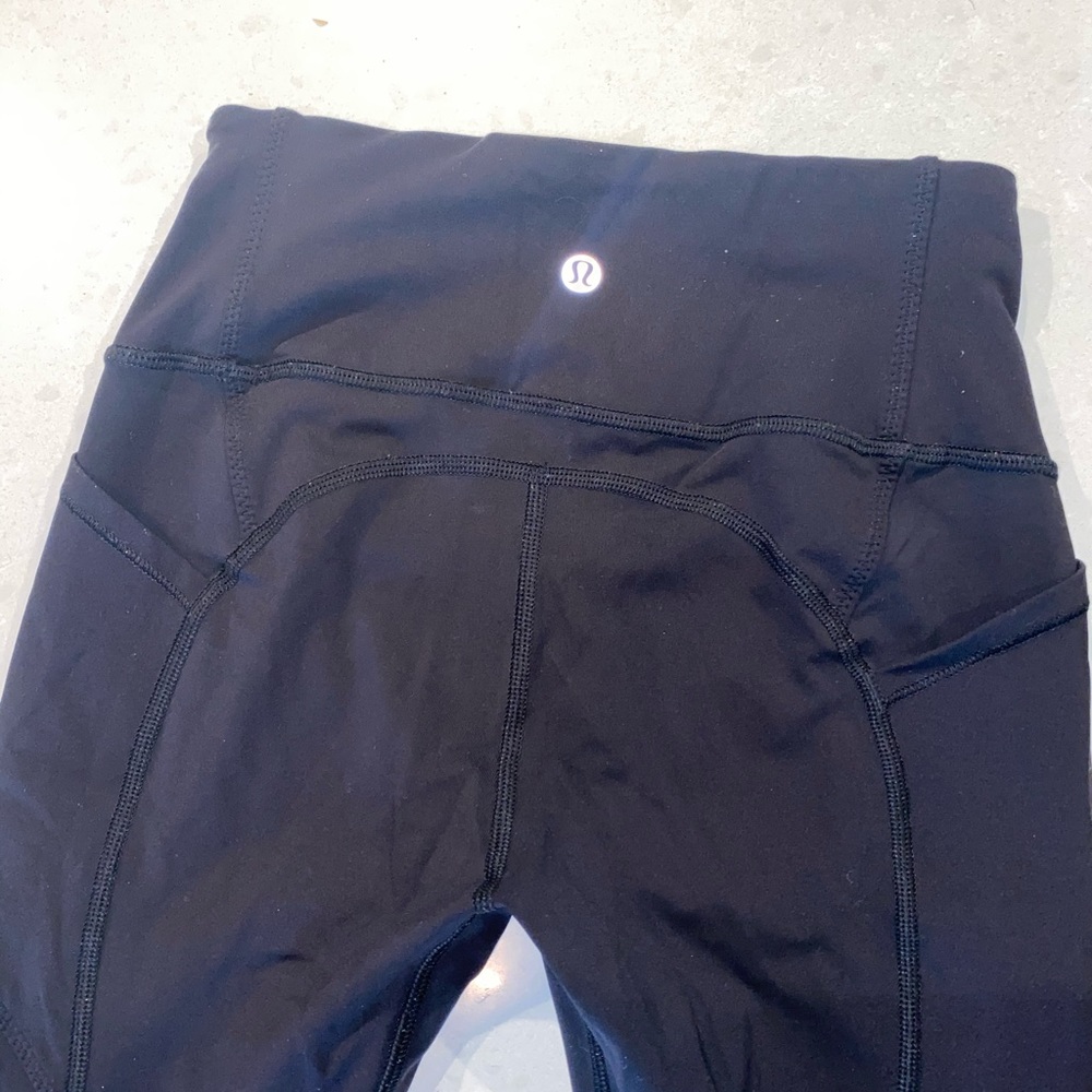 LULULEMON LEGGINGS SIZE 4